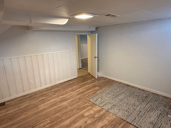 Building Photo - 5 Bedroom Home; Millcreek; 2800 sq ft; Lar...