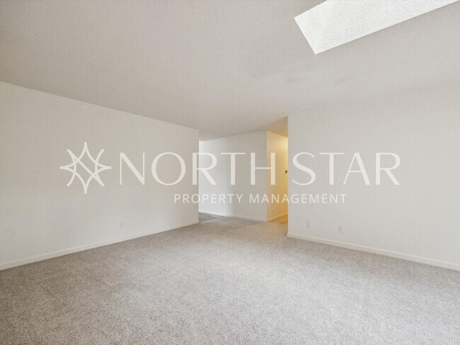 Building Photo - Beautifully Maintained Single-Level Home with Modern Touches