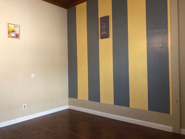 Building Photo - 2447 Malabar St