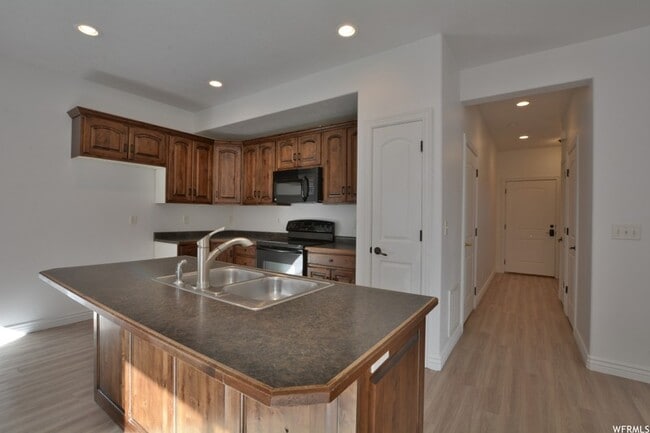 Building Photo - 286 S 810 W