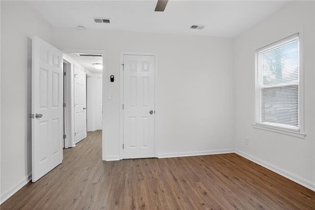 Building Photo - 1439 Westboro Dr SW