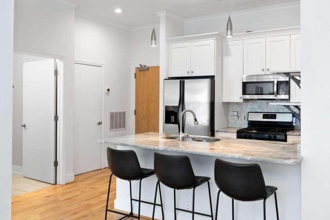 Building Photo - 384 Ralph McGill Blvd NE