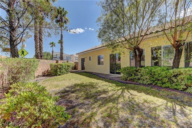 Building Photo - 7456 Oatman Ln