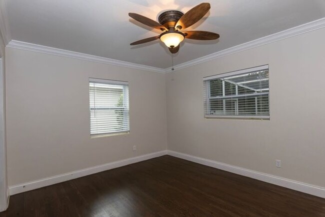Building Photo - 4 bed/3 bath in College Park
