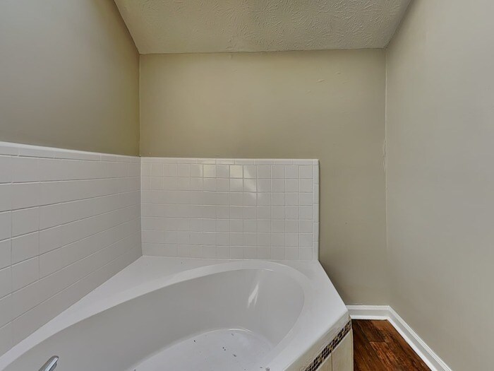 Building Photo - 2277 Hampton Dr