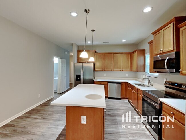Building Photo - 570 Clear Meadow Dr