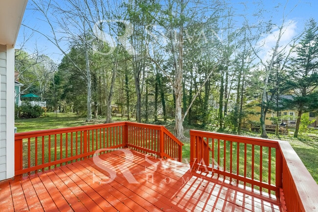 Building Photo - Prepare to be impressed by this 4 bedroom, 2.5 bathroom home