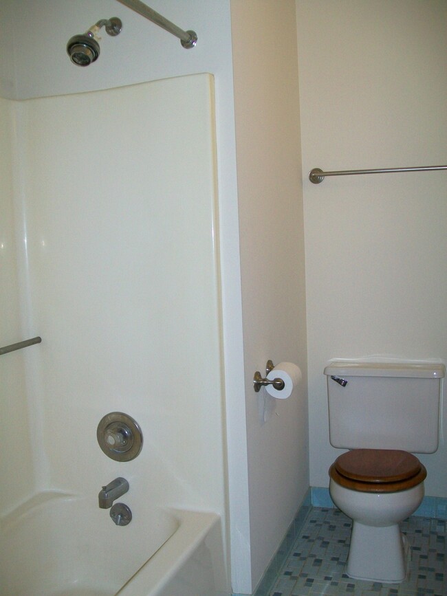 Building Photo - 7111 Foxlair Dr