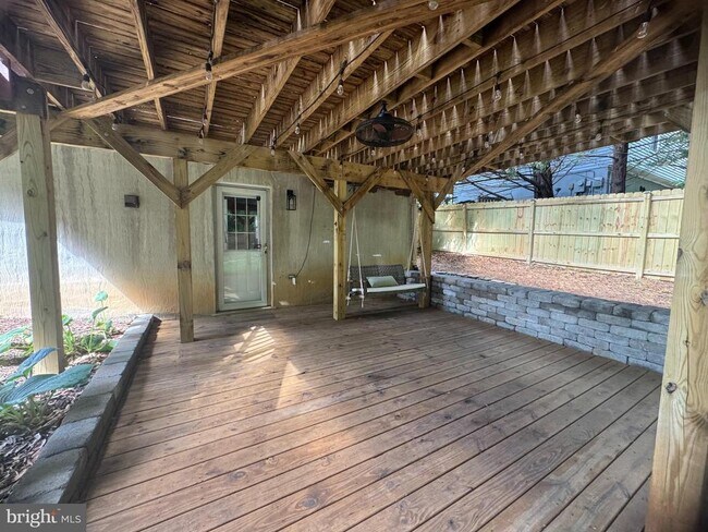 Building Photo - 5570 Rowser Dr