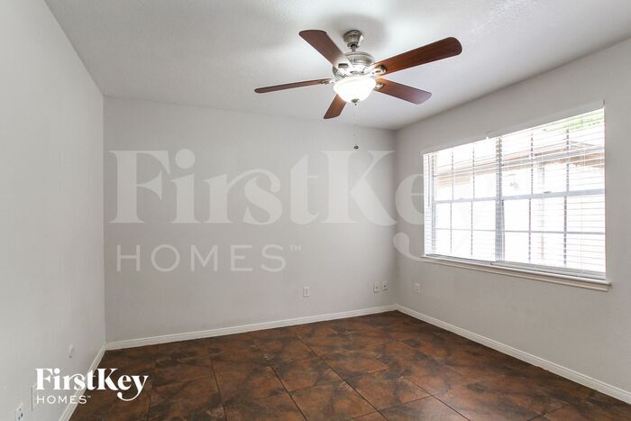 Building Photo - 7006 Falling Waters Dr