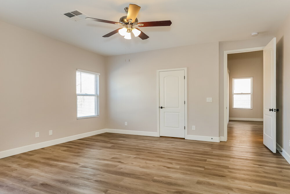 Building Photo - 6512 S 49th Dr