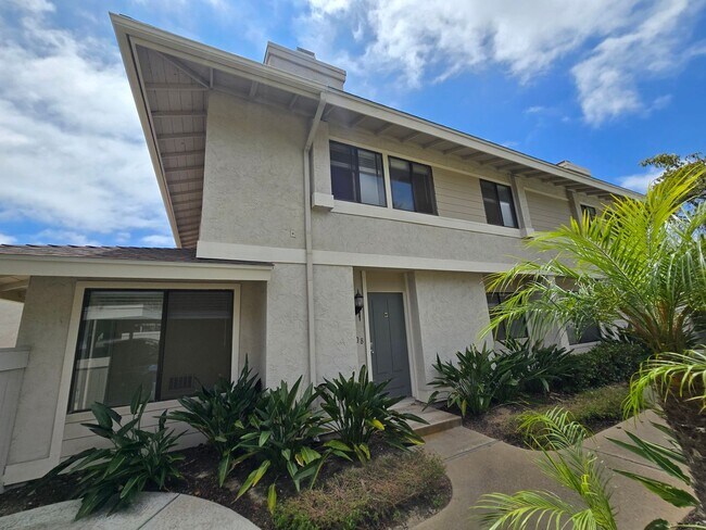 Building Photo - Spacious 4-Bedroom Townhome for Rent in De...