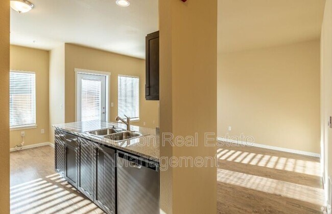 Building Photo - 3210 Silverton Rd NE