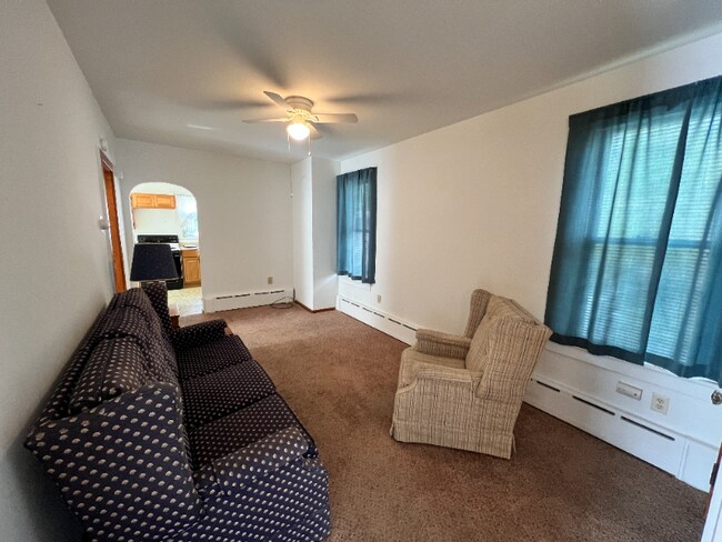 Building Photo - 448 Biddle St