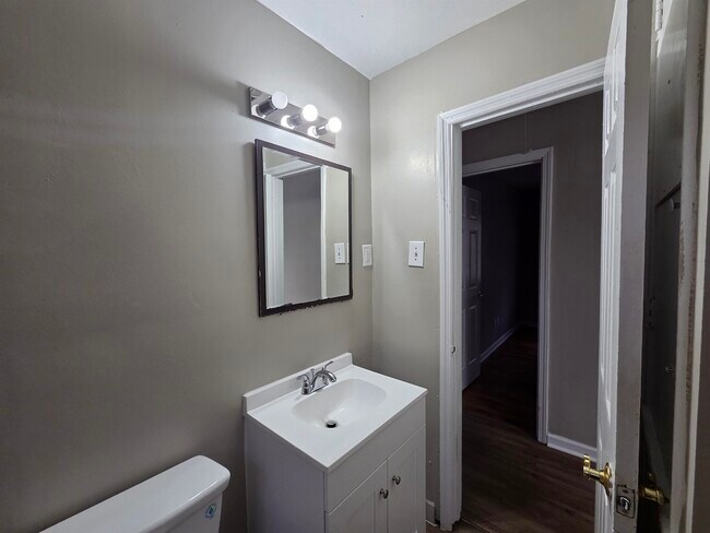 Building Photo - 4535 Beacon Hls Dr