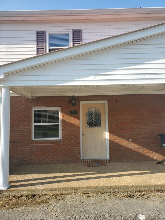 Building Photo - 150 Davis Ln