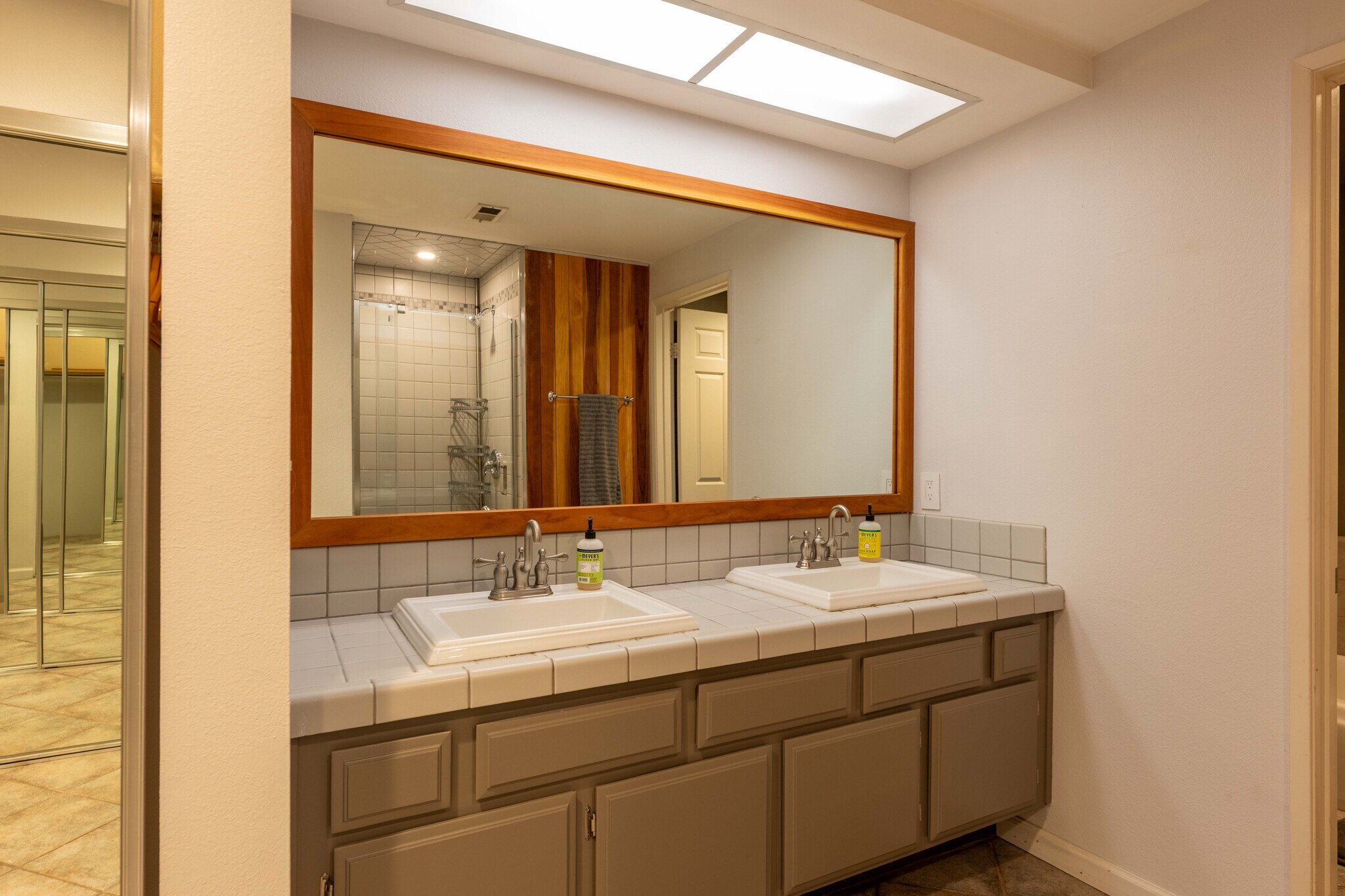 primary bath - 11322 Camarillo St
