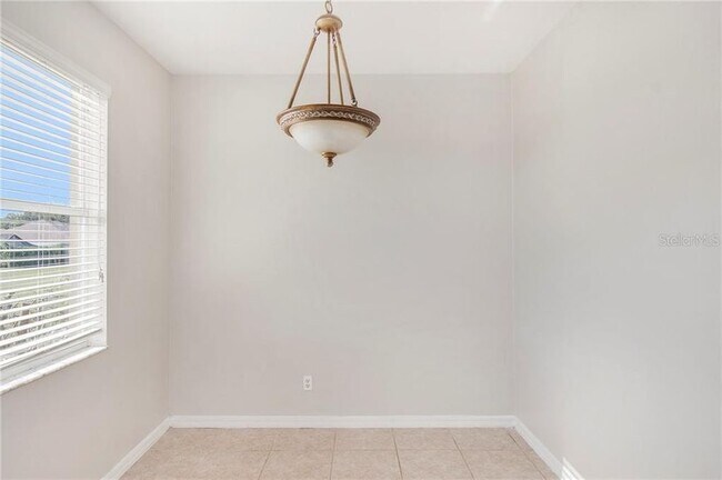 Building Photo - 11161 Creek Haven Dr