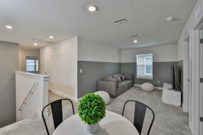 Building Photo - 30089 Skylark Dr