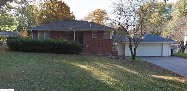 Building Photo - 1141 S 44th St