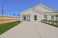 Building Photo - 9301 E Avenue L