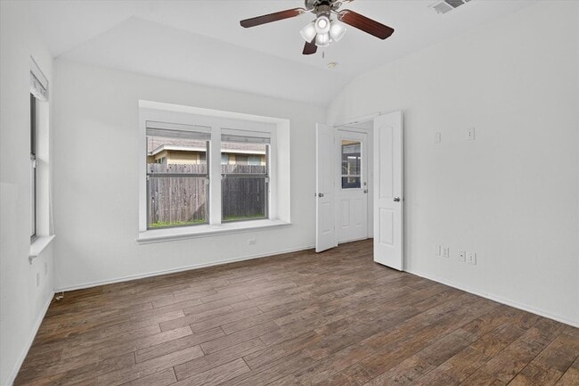 Building Photo - 15111 Parrish Ln