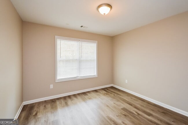 Building Photo - 100 Riverhill Ct