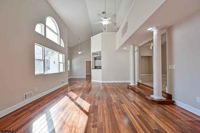 Building Photo - 712 2nd Ave