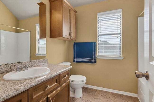 Building Photo - 3418 Castleton Dr