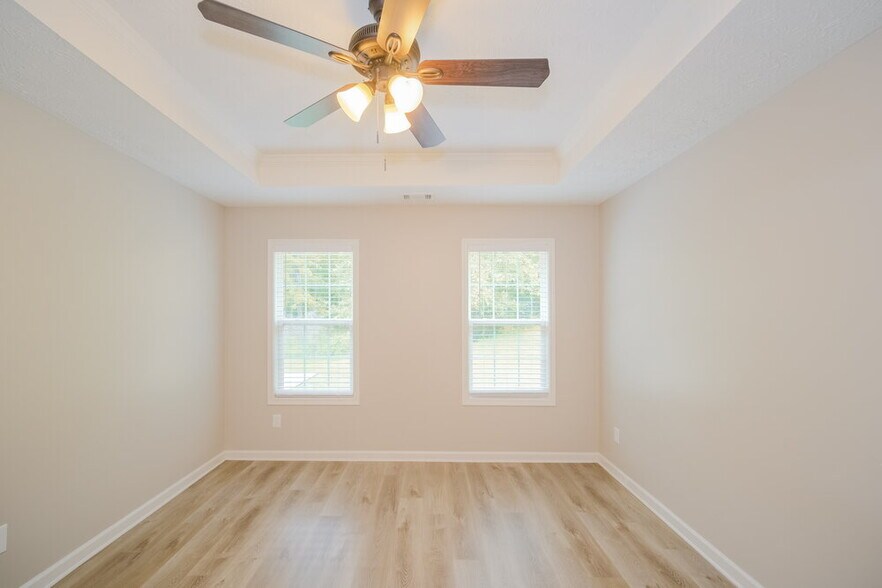 Building Photo - 775 Pebble Blvd