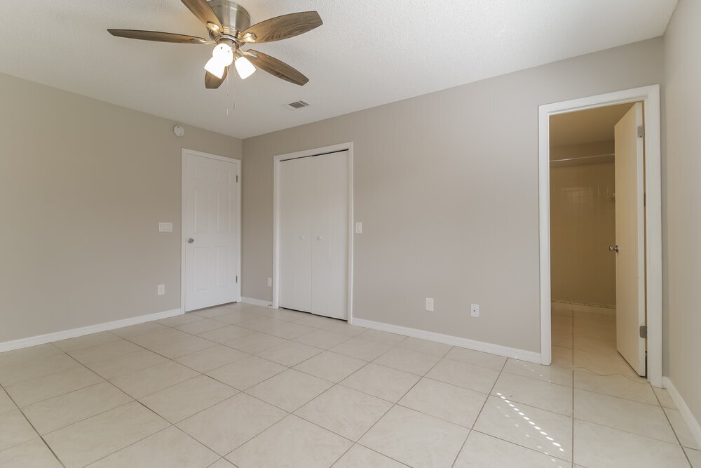 Building Photo - 725 Meadowside Ct