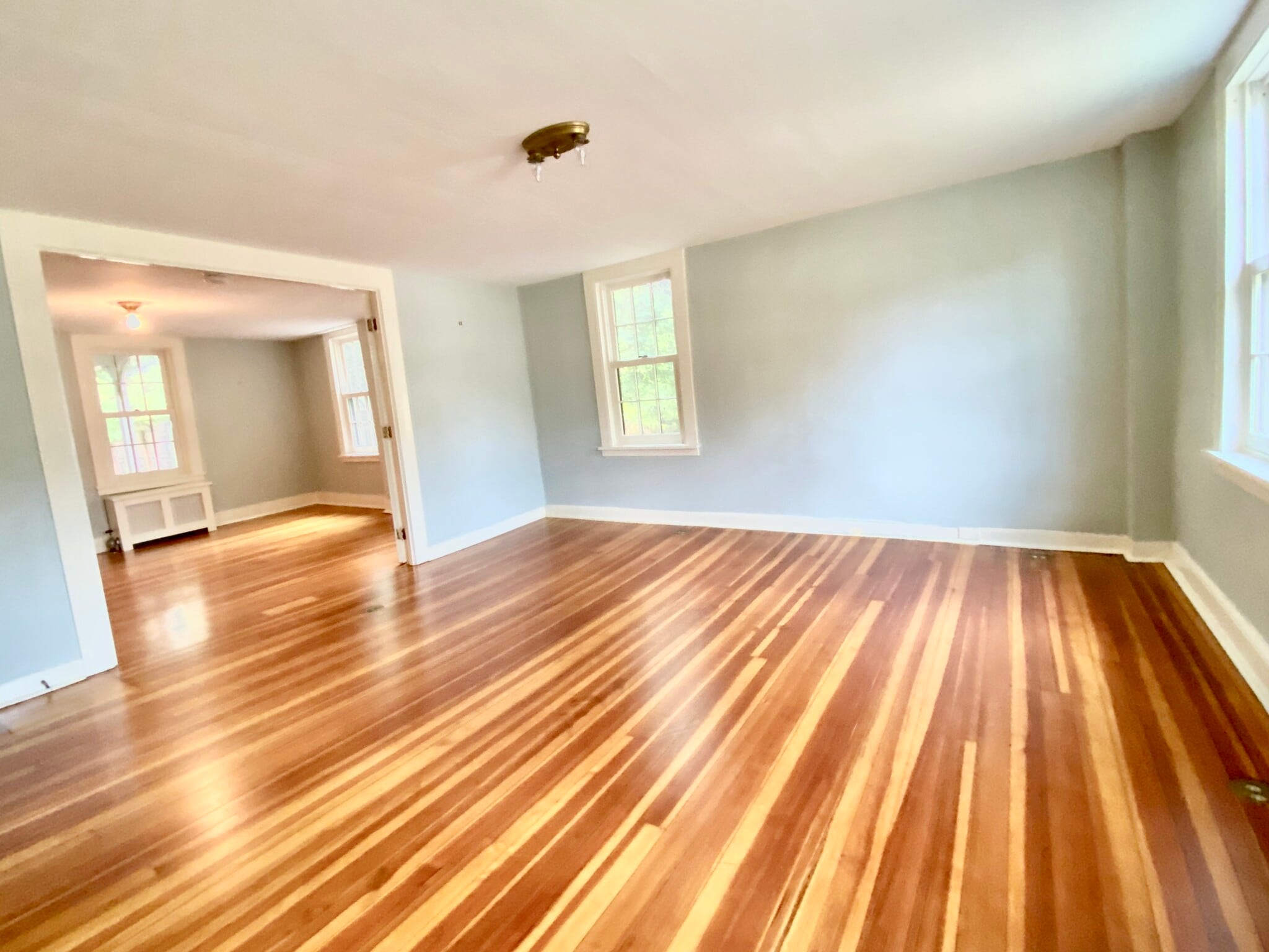 Building Photo - 206 Elm St