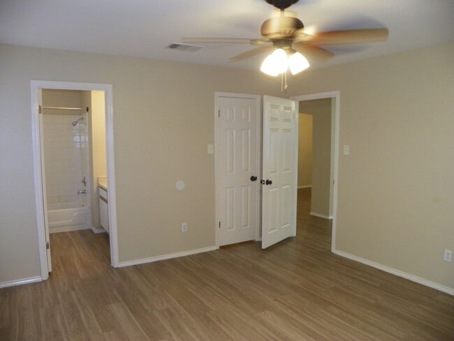 Building Photo - Welcome to this charming Centex home locat...