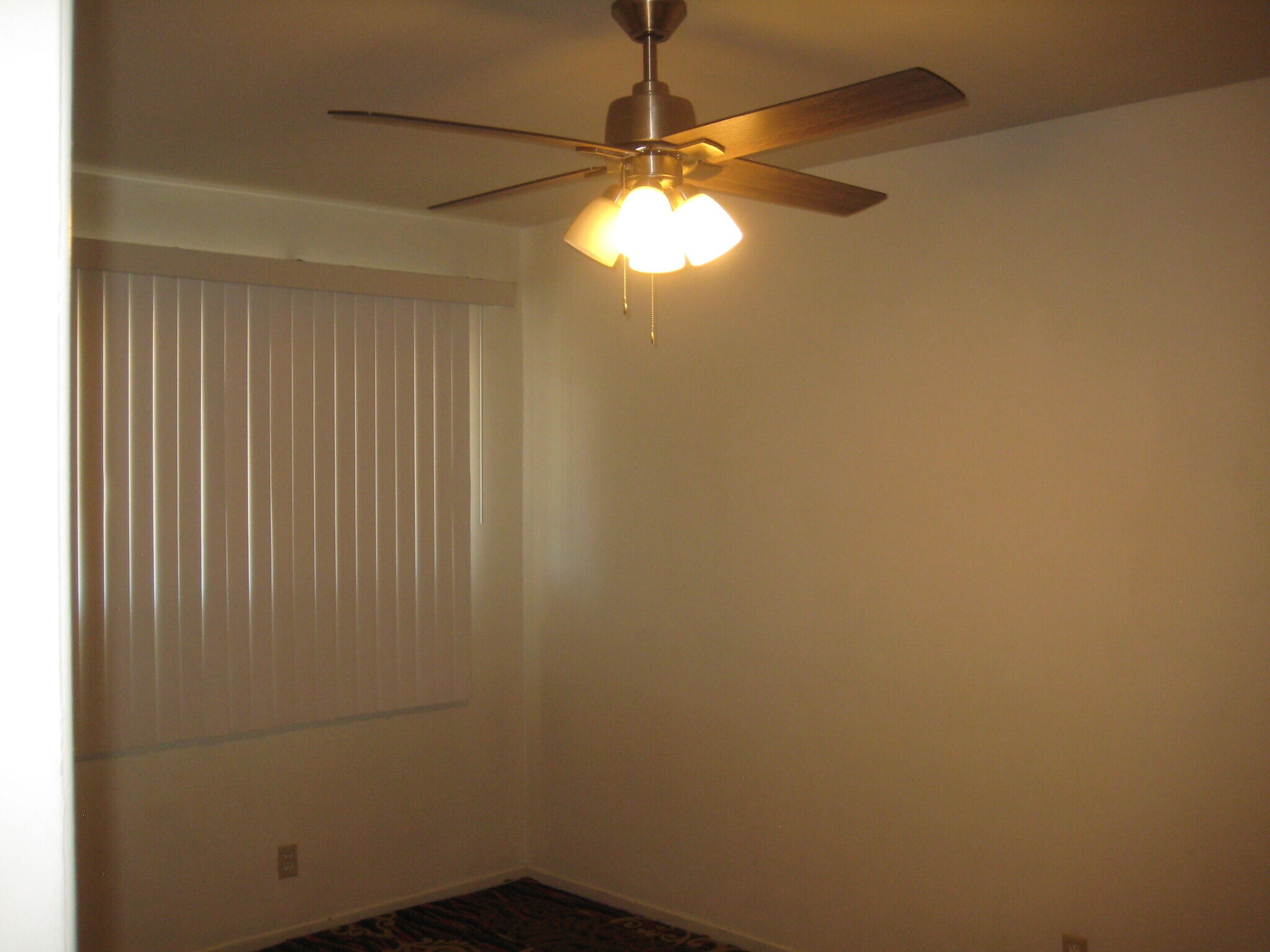 Building Photo - 467 S Downey Rd