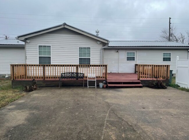 Building Photo - 1550 Old Dover Rd