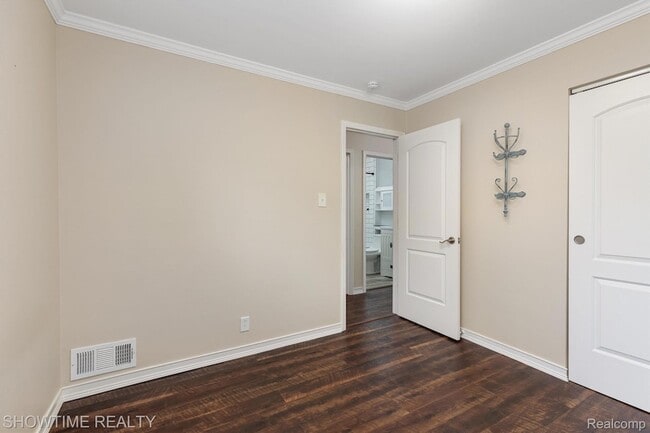 Building Photo - 31810 Briar Ln