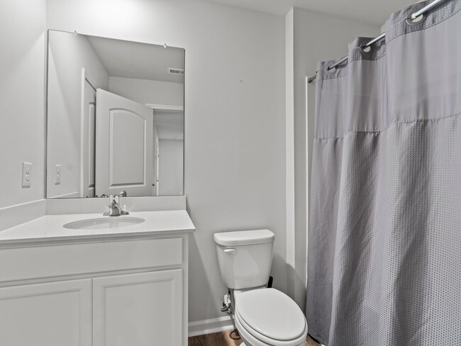 Building Photo - ASK ABOUT RENT SPECIAL! Fantastic Location – Spacious 3 Bedroom Townhome with Rear-Entry Garage!