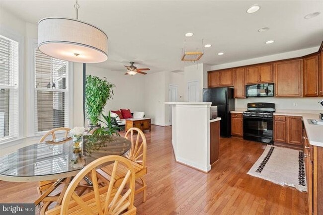 Building Photo - 14160 Catbird Dr
