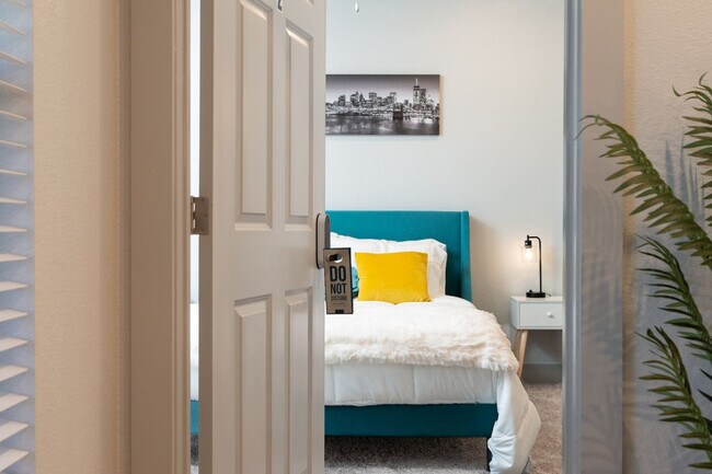 Building Photo - 3930 Westcliff Rd