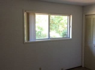 Building Photo - Winter Special-$500-1st Months Rent-Beautiful Three Bedroom Home