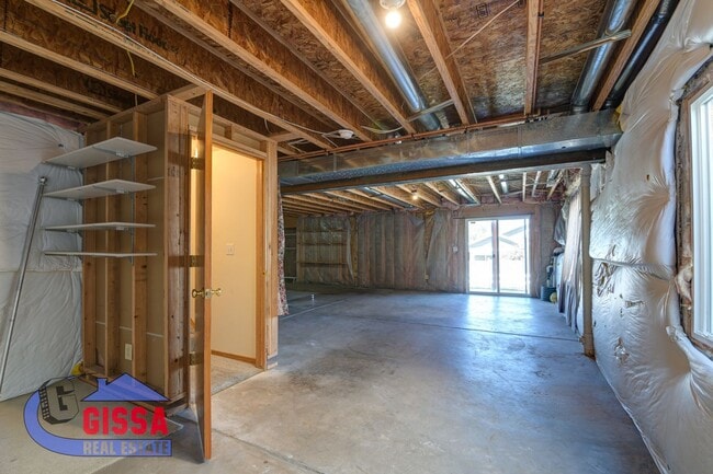 Building Photo - Beautiful home with views of Pikes Peak!