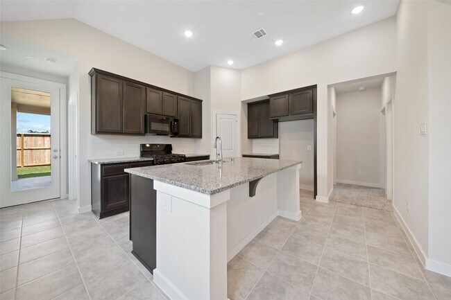 Building Photo - 820 Sendero Trail