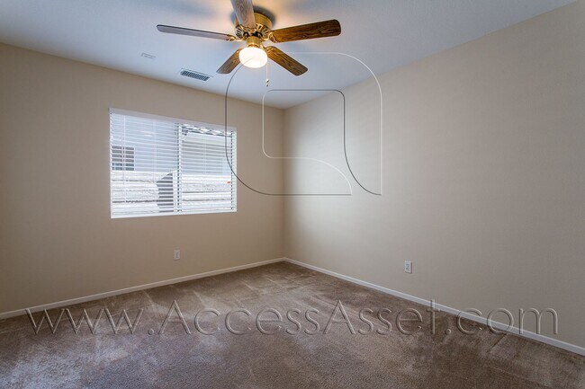 Building Photo - 40025 Athena Ln