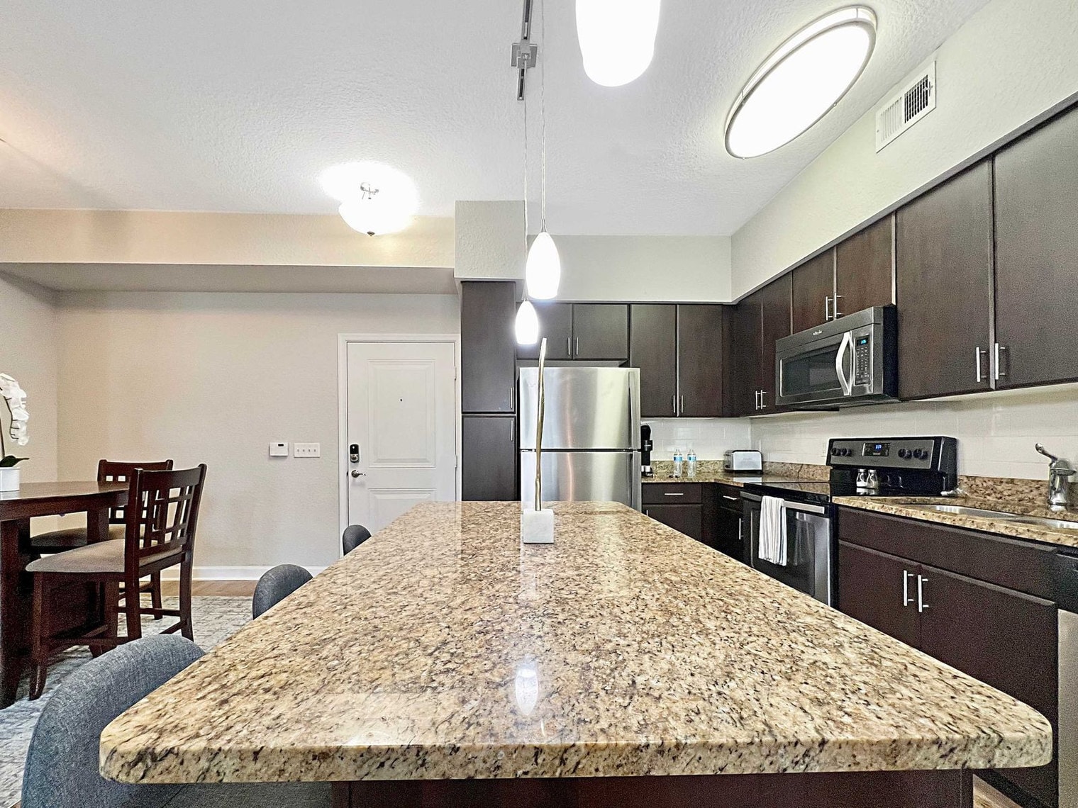 Building Photo - 4504 W Spruce St