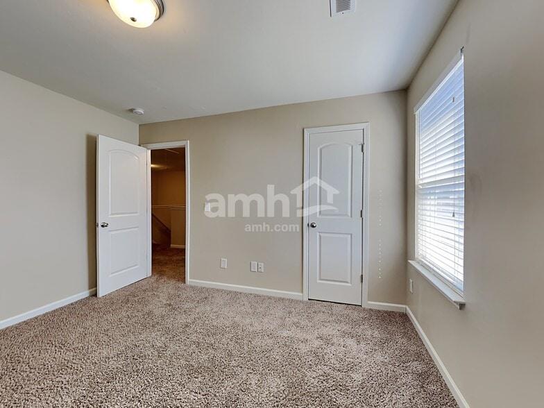 Building Photo - 5963 Odenton Ln