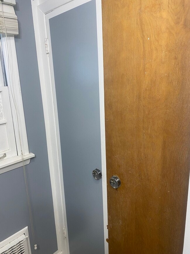 Building Photo - 156 Park Pl