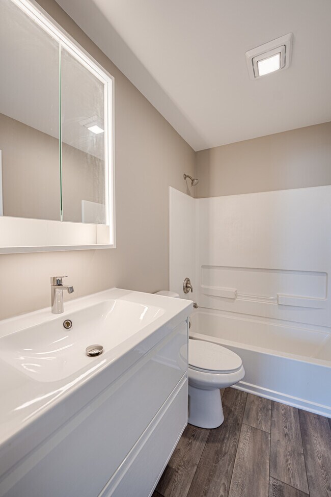 Building Photo - 3783 Bailey Rd