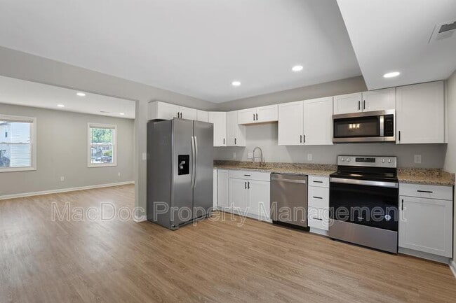 Building Photo - 5239 Daffodil Dr