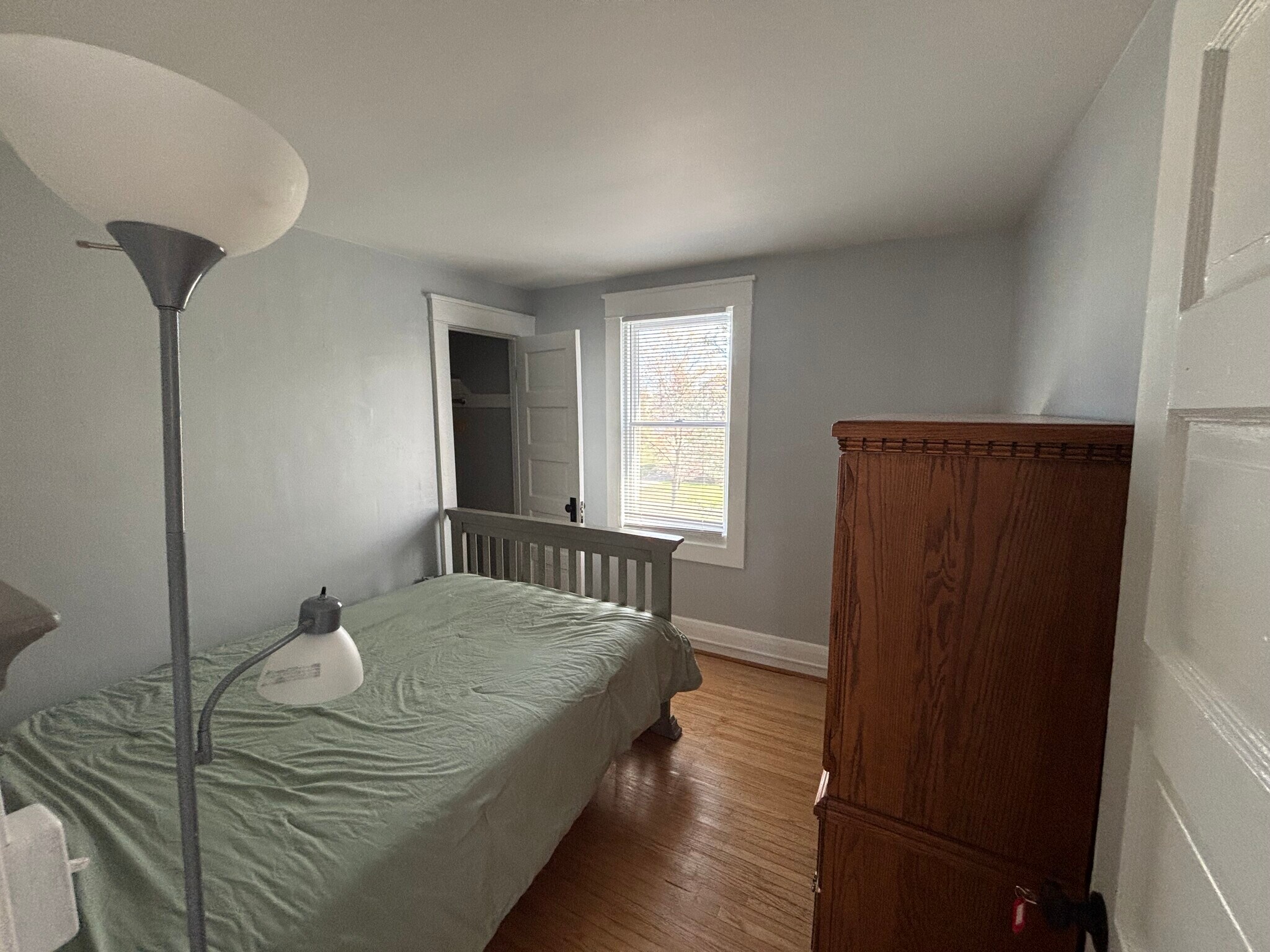 Building Photo - 18 Deland Park a