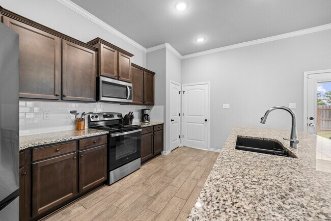 Building Photo - 2635 Settlers Oak Dr